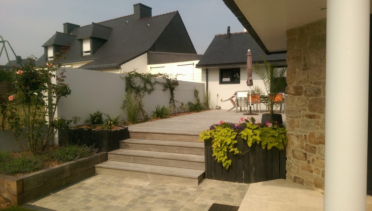 terrasse de maison moderne - Création d'aménagements extérieurs carnac